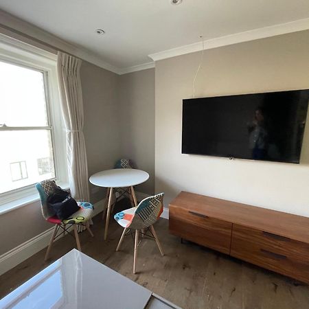 Апартаменты Spacious & Pristine 2Bd Flat - Balham Лондон Экстерьер фото